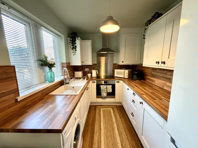 Cornwall Road, Bingley, BD16, photo 2