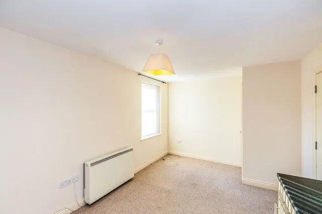 Photo 3 — Beechworth Road, Havant, Hampshire, PO9