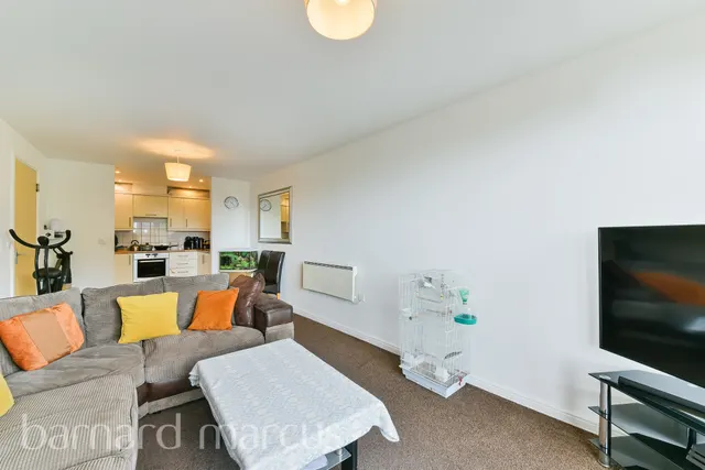 Wooldridge Close, Feltham, TW14, photo 2