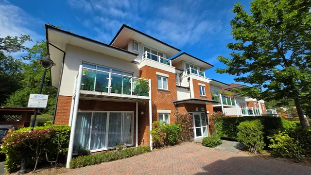 Hill View, Dorking, photo 1
