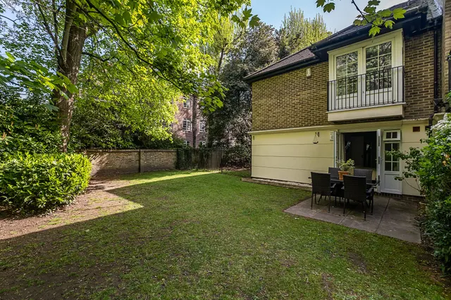 Photo 2 — Selhurst Close, London, SW19