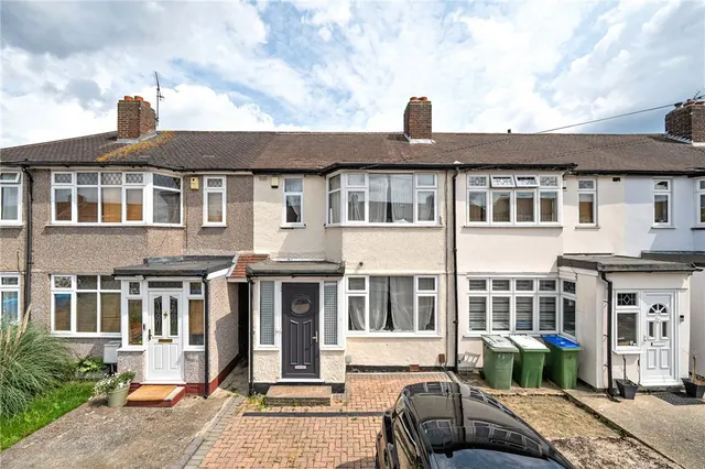 Radnor Avenue, DA16, photo 1