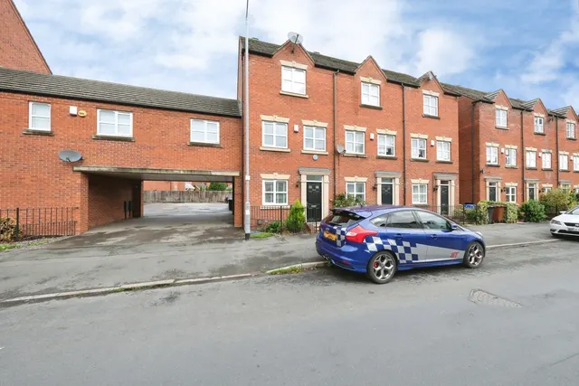 Dallow Street, Burton-on-Trent, DE14, photo 1