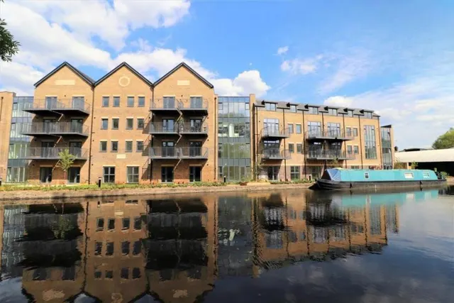 Waterloo Road, Uxbridge, UB8, photo 1