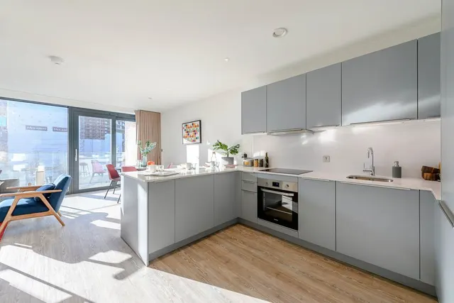 Photo 2 — 1303 Landsby East, 6 Weaver Walk, Wembley