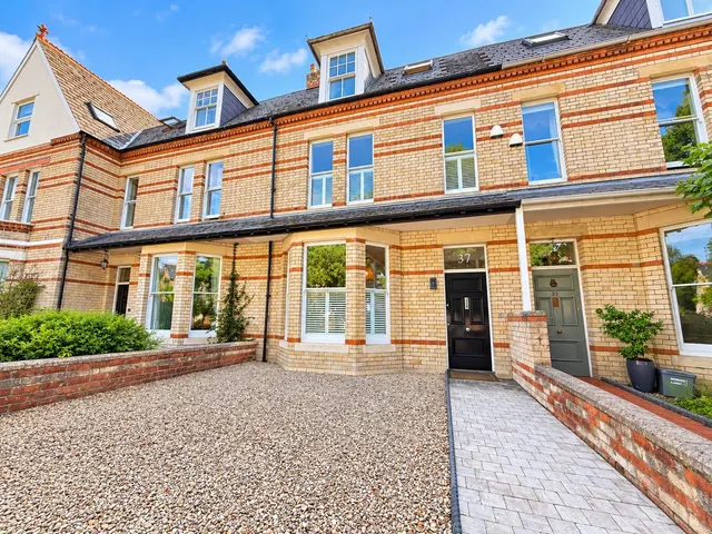 Clive Place, Penarth, CF64, photo 2