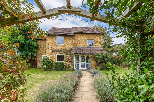 Manor Road, Teddington, TW11, photo 1