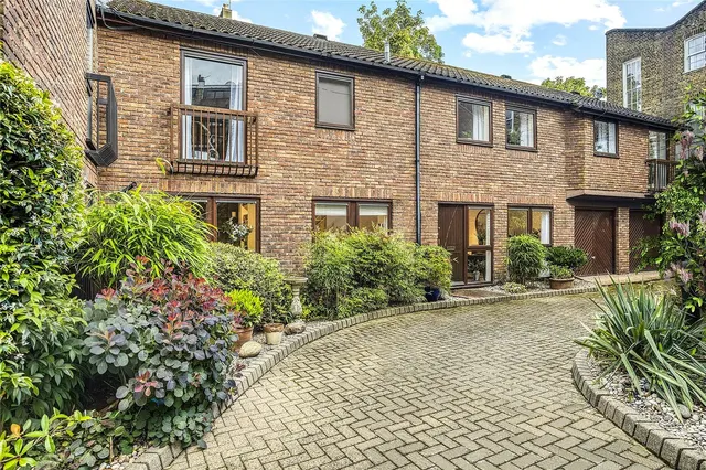 Belsize Mews, Belsize Village, NW3, photo 1
