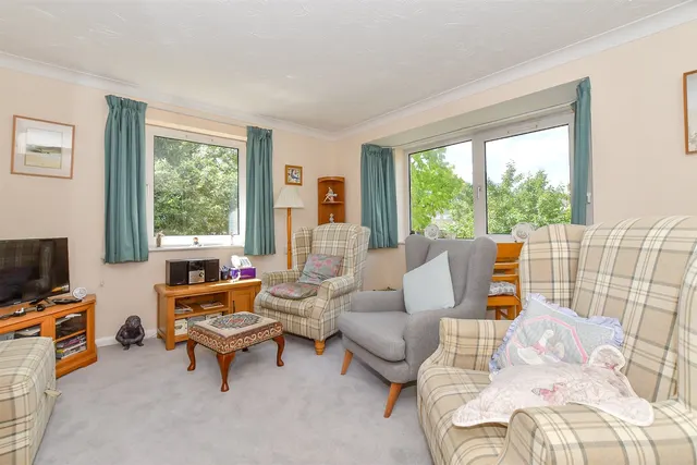 Waterloo Road, Tonbridge, TN9, photo 3