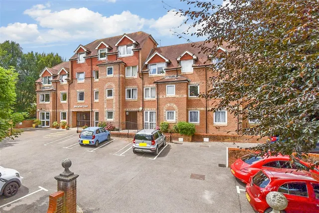 Waterloo Road, Tonbridge, TN9, photo 1