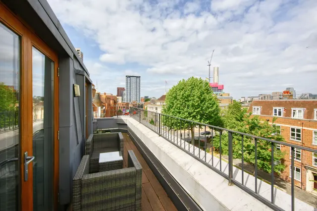 East Hill, Wandsworth, SW18 2QB, photo 1
