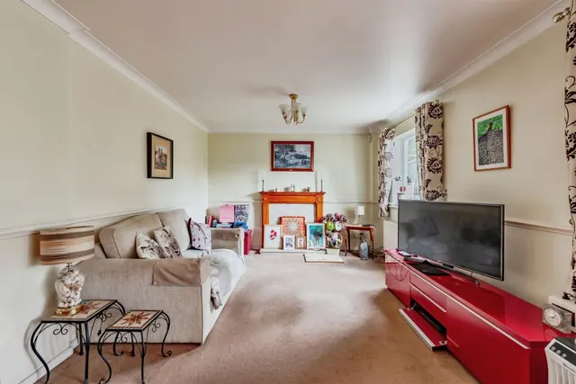 Tinsley Close, Crawley, RH10, photo 2