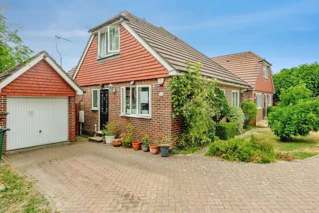 Tinsley Close, Crawley, RH10, photo 1