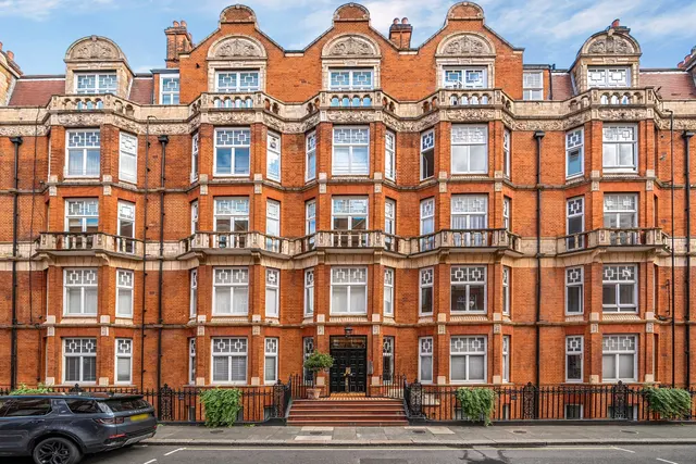 London, W1U, photo 1