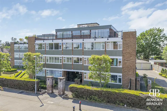 Ashurst Drive, Barkingside, IG6, photo 1