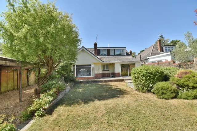 Birch Avenue, BH22, photo 2