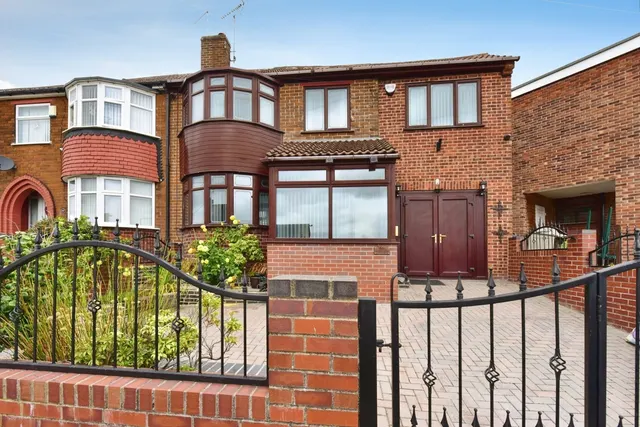 Rosegarth Avenue, Aston, S26, photo 1