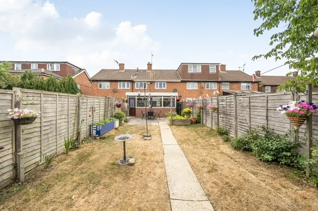 Howard Close, St. Albans, AL1, photo 1