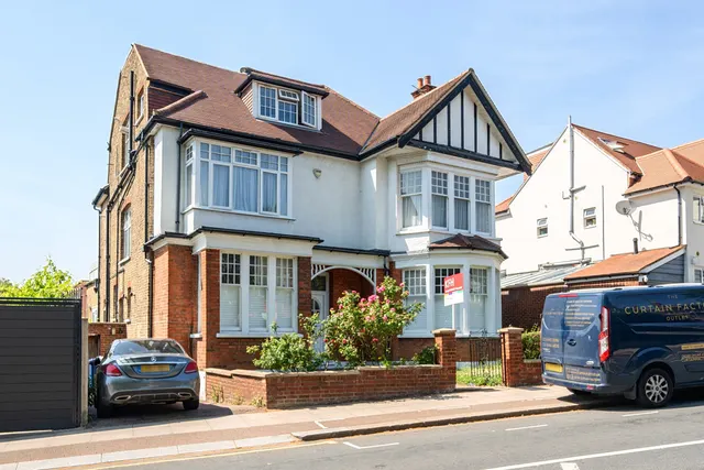 Nether Street, London, N12, photo 1