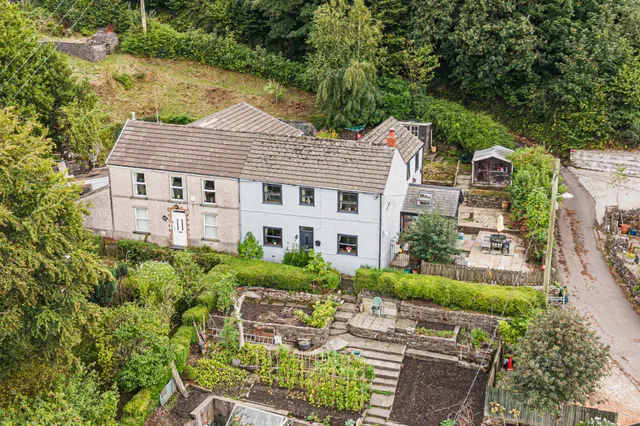 Engine Row, Penclawdd, Swansea, SA4, photo 1