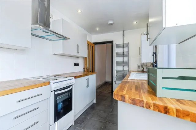 Tottington Road, Bury, BL8, photo 2