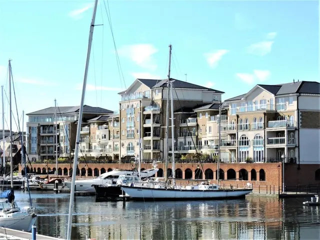 Hamilton Quay, Sovereign Harbour North, BN23, photo 1