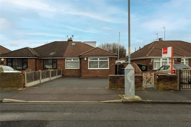 Low Wood Road, Denton, Manchester, Greater Manchester, M34, photo 1