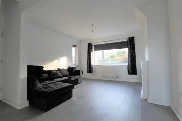 Photo 2 — Rotherfield Crescent, Brighton BN1 8FH