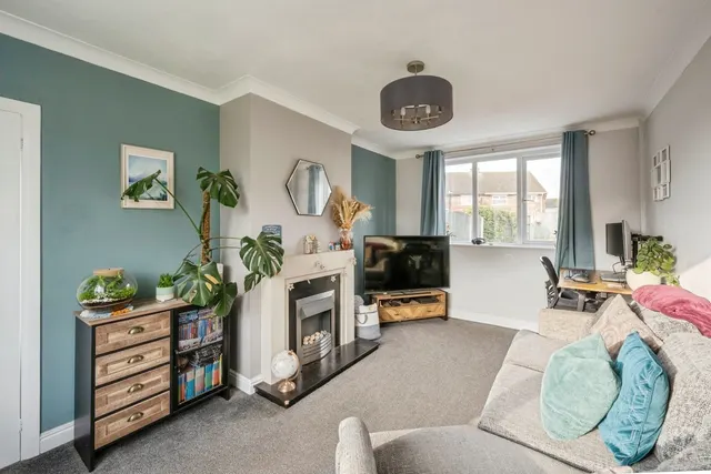 Photo 2 — Blundell Close, Doncaster, South Yorkshire, DN4