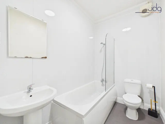 Marine Road West, Morecambe, LA3, photo 2