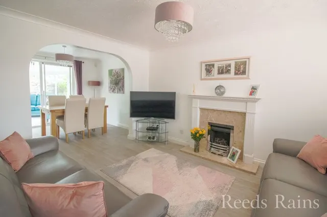 Photo 2 — Coventry Avenue, Great Sutton, Cheshire, CH66