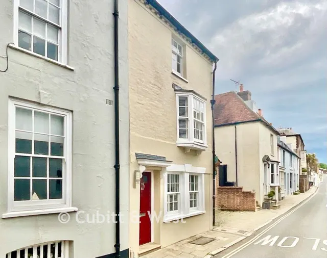 Tarrant Street, Arundel, BN18, photo 2
