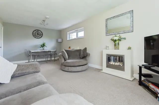 2 bedroom flat, Stratford Road, Shirley, B90