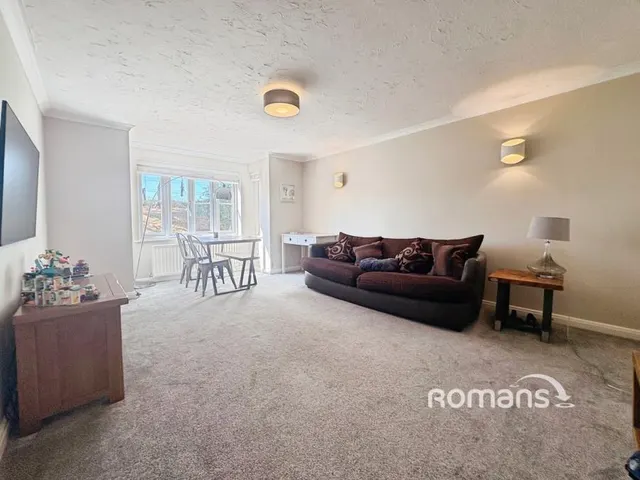 Reading Road, Eversley, RG27, photo 2