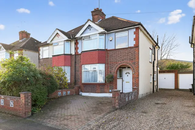 Southfield Avenue, Watford, WD24, photo 1