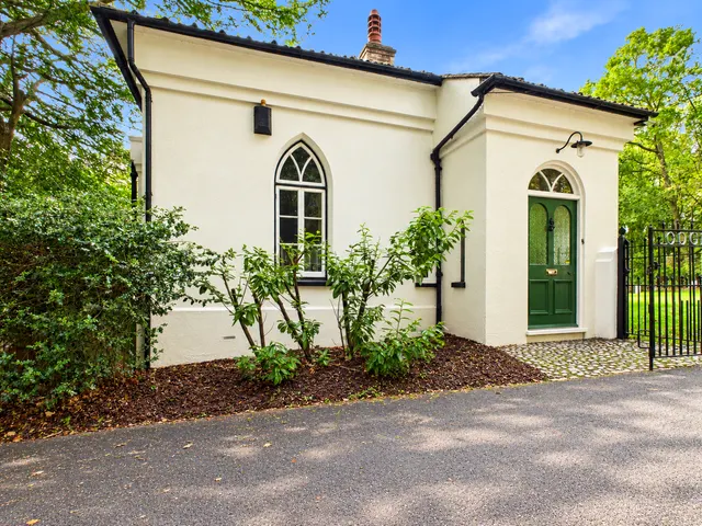 Church Road, Lane End, HP14, photo 2