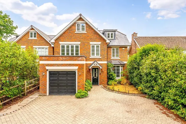 Hanger Hill, Weybridge, KT13, photo 1