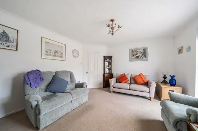 Mount Pleasant Close, Lyminge, CT18, photo 3