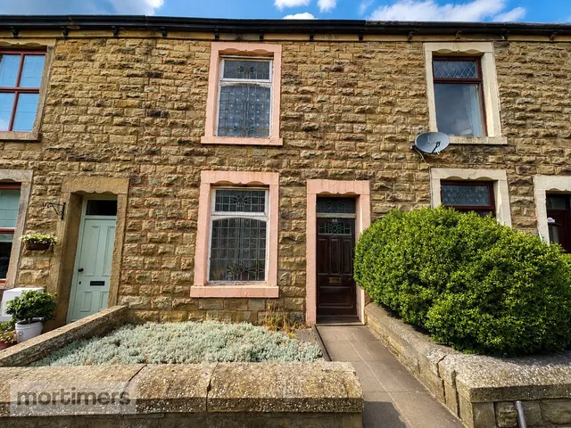 Burnley Road, Clayton Le Moors, BB5, photo 1