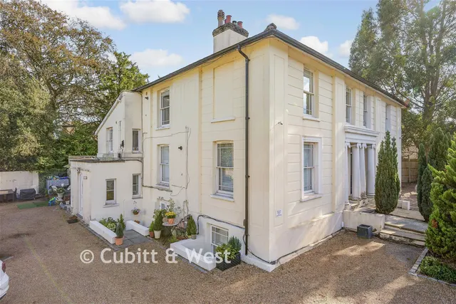 London Road, Redhill, RH1, photo 1
