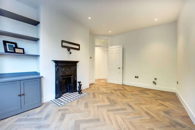 Photo 3 — Gilbert Street, Mayfair, London, W1K 5HH