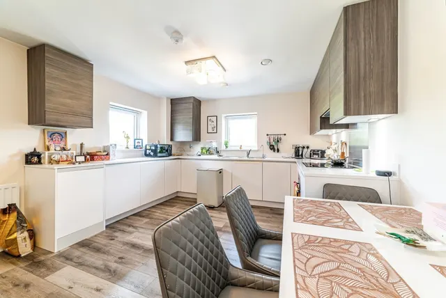 Webster Close, Bracknell, RG12, photo 2