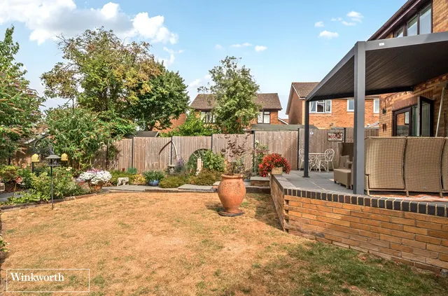Photo 3 — Primrose Gardens, Hatch Warren, Basingstoke, Hampshire, RG22