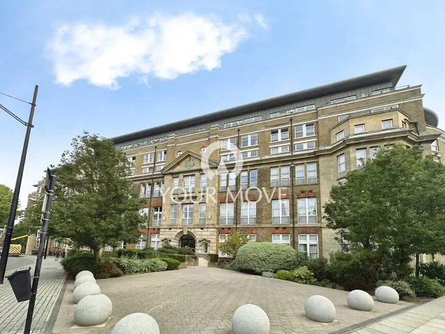 Cadogan Road, London, SE18, photo 2