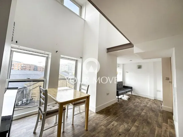 Cadogan Road, London, SE18, photo 1