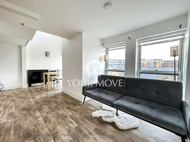 Cadogan Road, London, SE18, photo 3