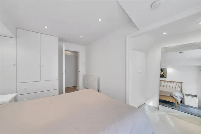 Photo 3 — Allitsen Road, London, NW8