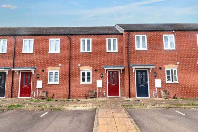 Highgrove Court, Spalding, PE11, photo 1