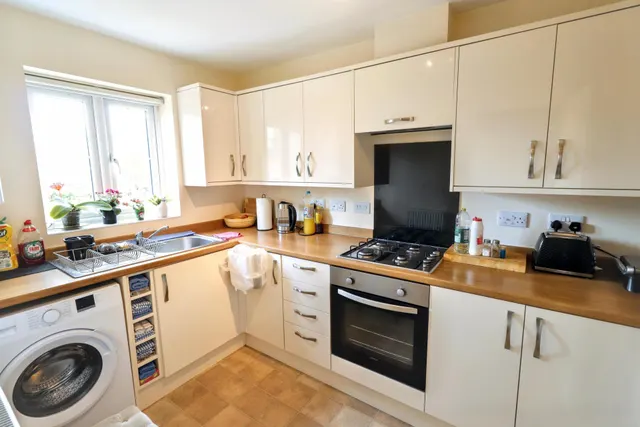 Highgrove Court, Spalding, PE11, photo 2