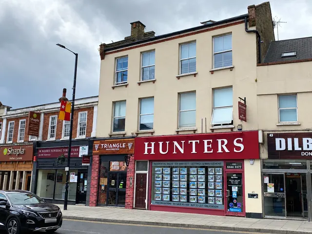 High Street, High Barnet, EN5, photo 1